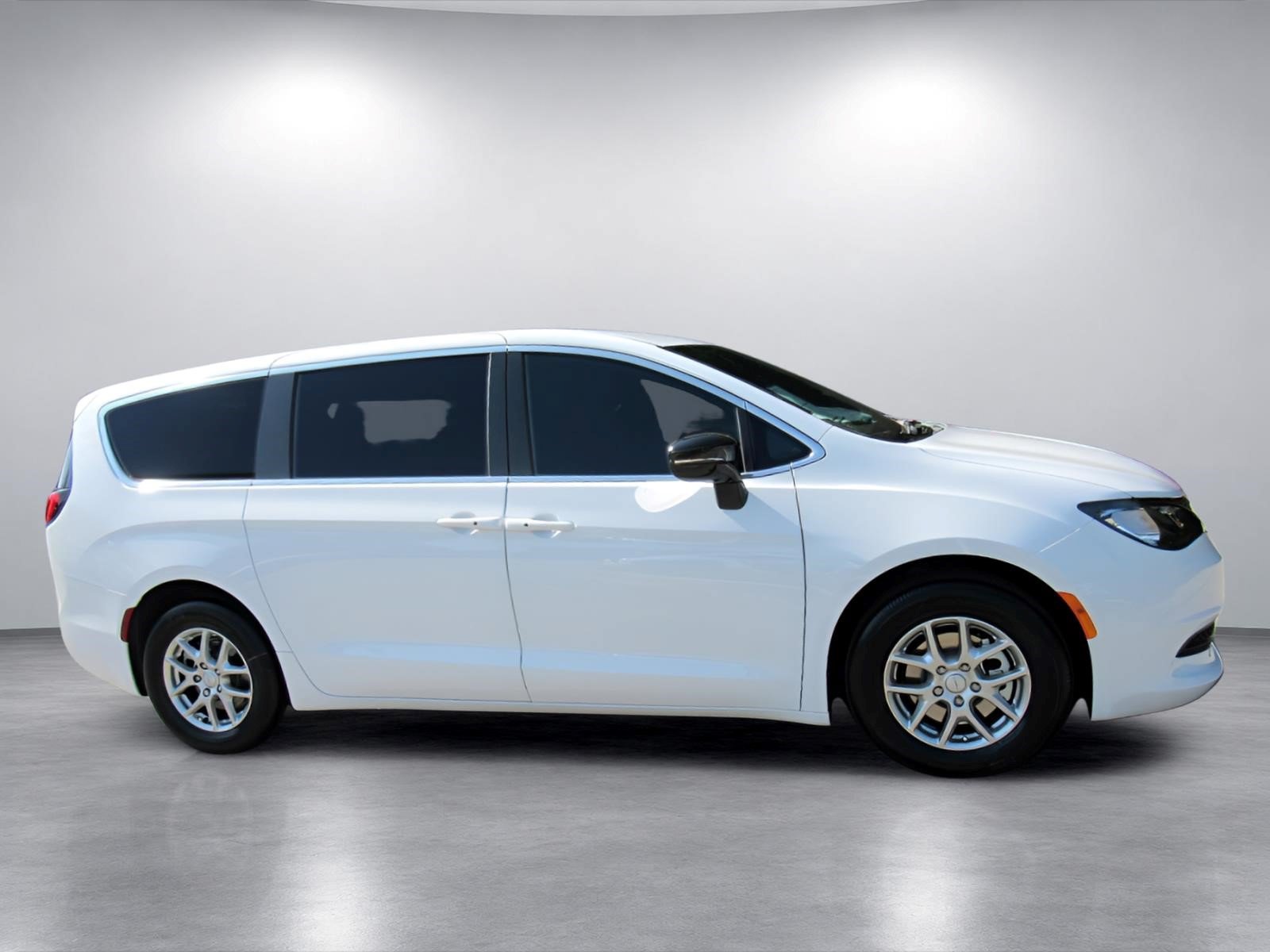 New 2027 Chrysler Pacifica LX FWD image 2