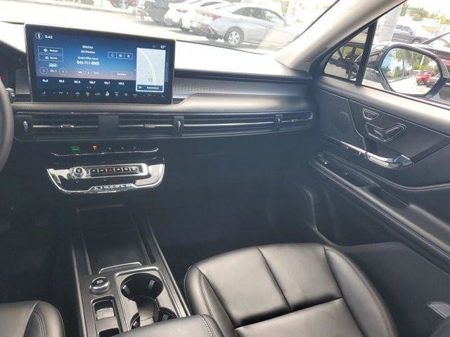 Used 2023 Lincoln Corsair FWD image 17