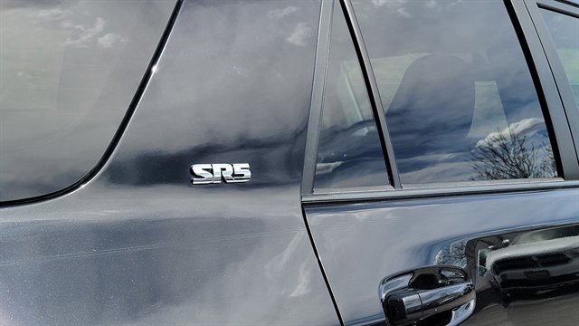 Used 2018 Toyota 4Runner SR5 image 8