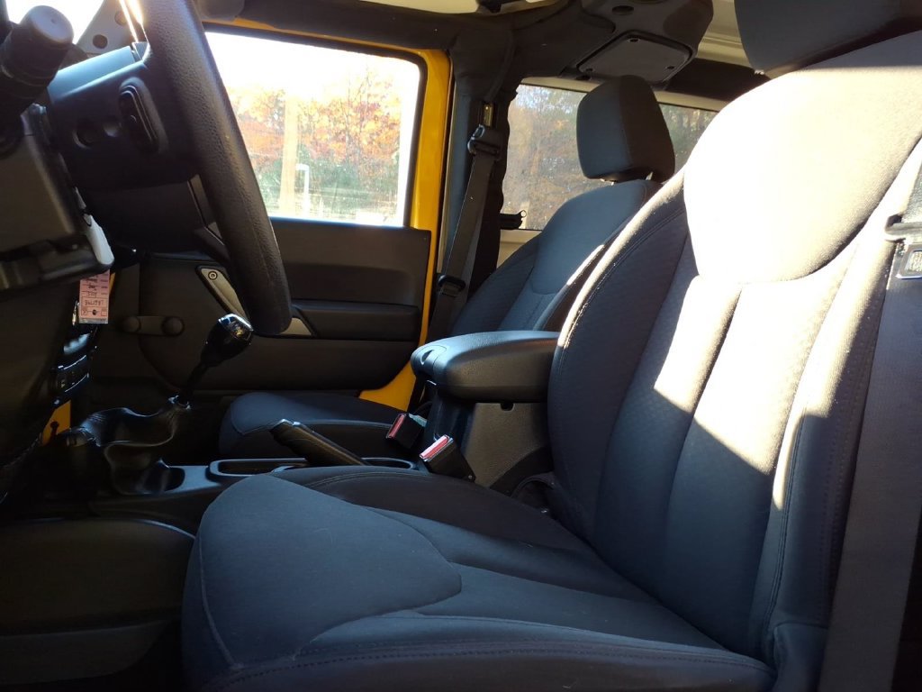 Used 2015 Jeep Wrangler Sport AWD/4WD image 12