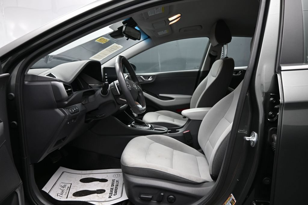 Used 2022 Hyundai Ioniq SE FWD image 10
