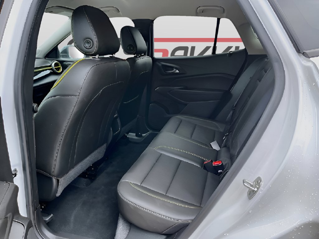Used 2025 Chevrolet Trax ACTIV w/ Driver Confidence Package FWD image 23