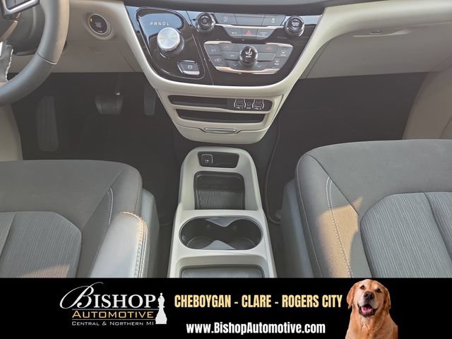 Used 2023 Chrysler Voyager LX FWD image 20