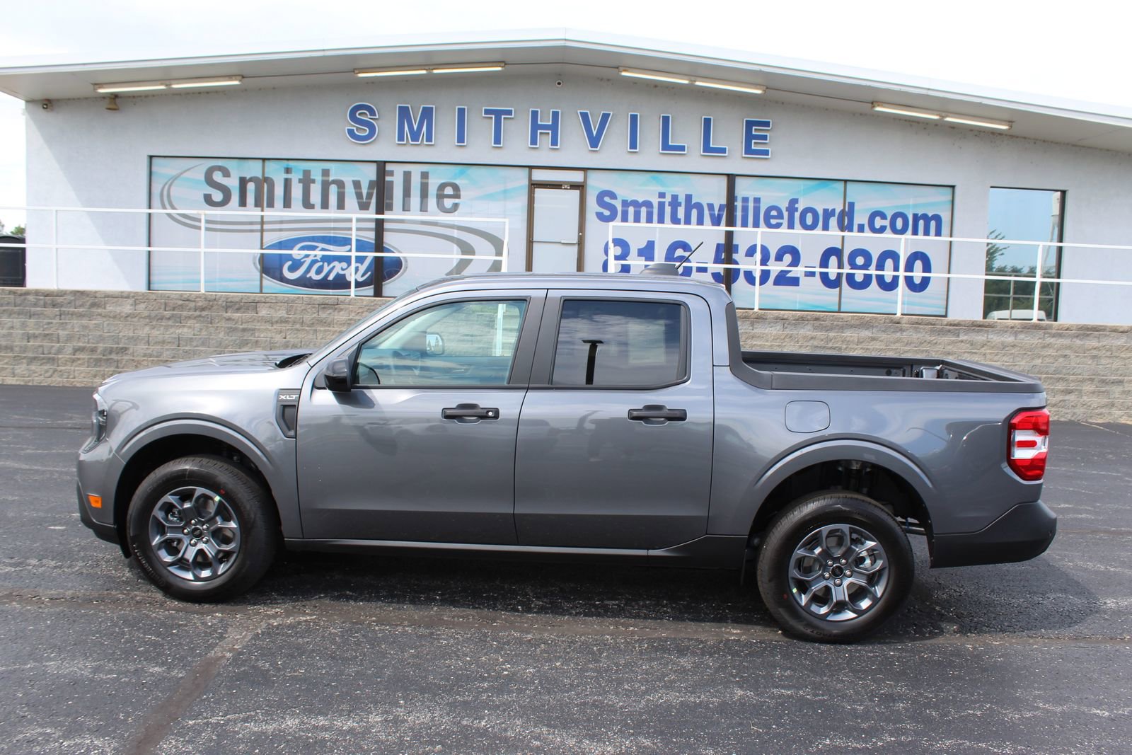 New 2025 Ford Maverick XLT w/ XLT Luxury Package image 2