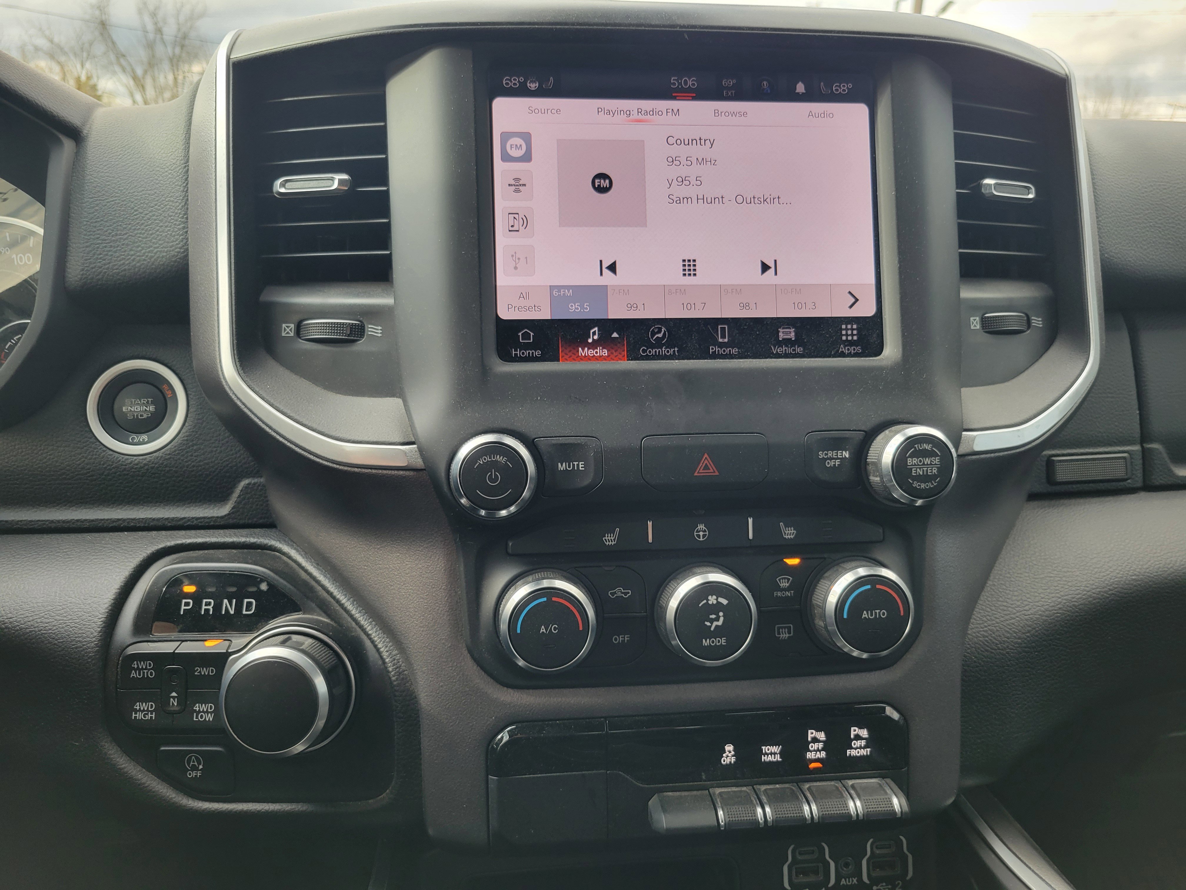 Used 2023 RAM 1500 Big Horn image 12