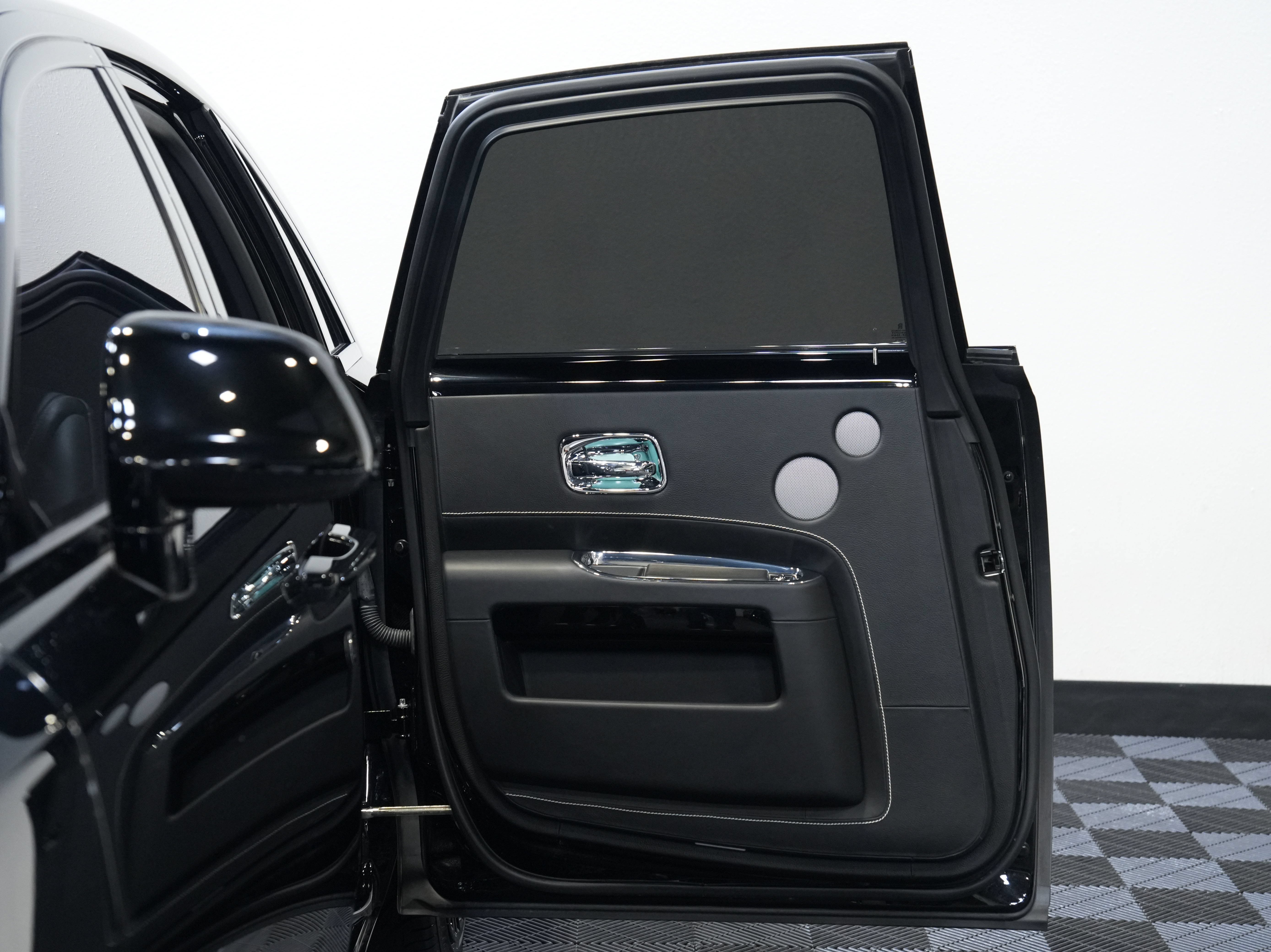 Used 2020 Rolls-Royce Ghost RWD image 26