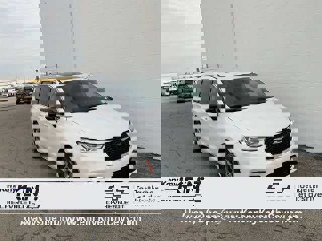 Used 2024 Chrysler Pacifica Limited