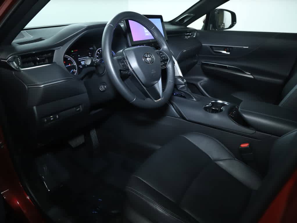 Certified 2023 Toyota Venza XLE image 17