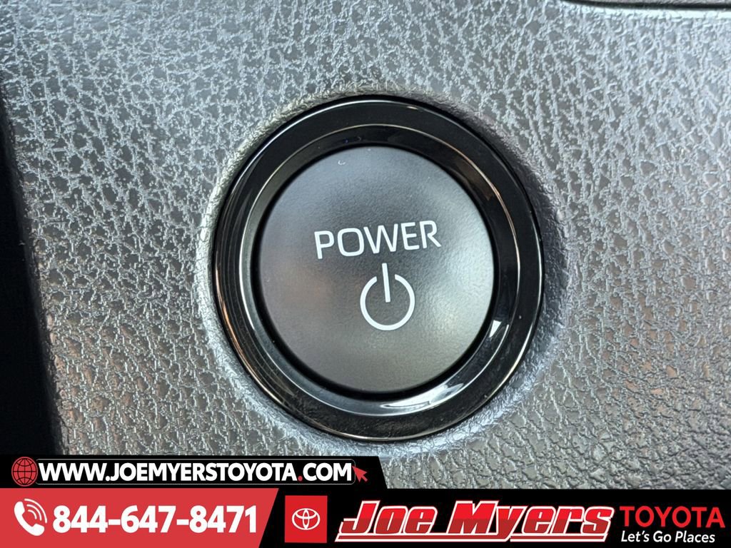 Used 2025 Toyota Camry SE image 22