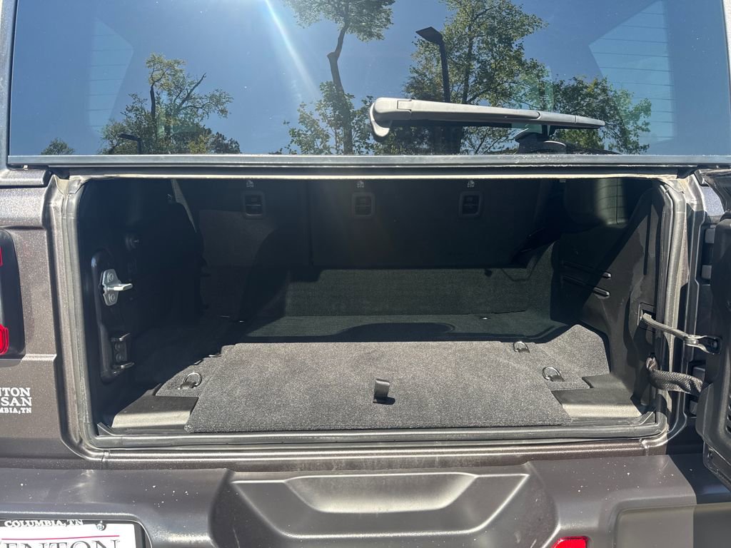 Used 2025 Jeep Wrangler Unlimited Sahara w/ Safety Group image 22