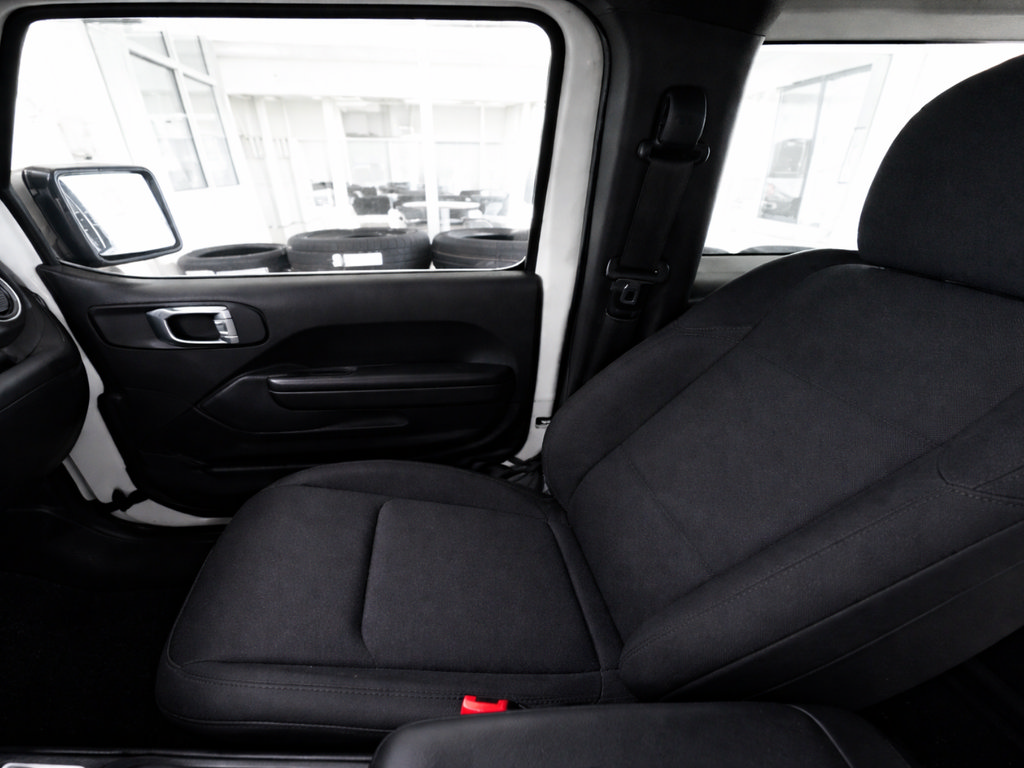 Used 2020 Jeep Wrangler Sport AWD/4WD image 12