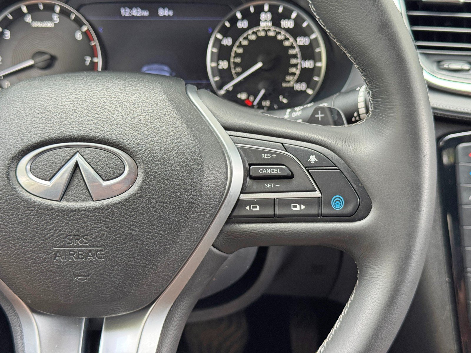Used 2022 INFINITI QX50 Luxe FWD image 21