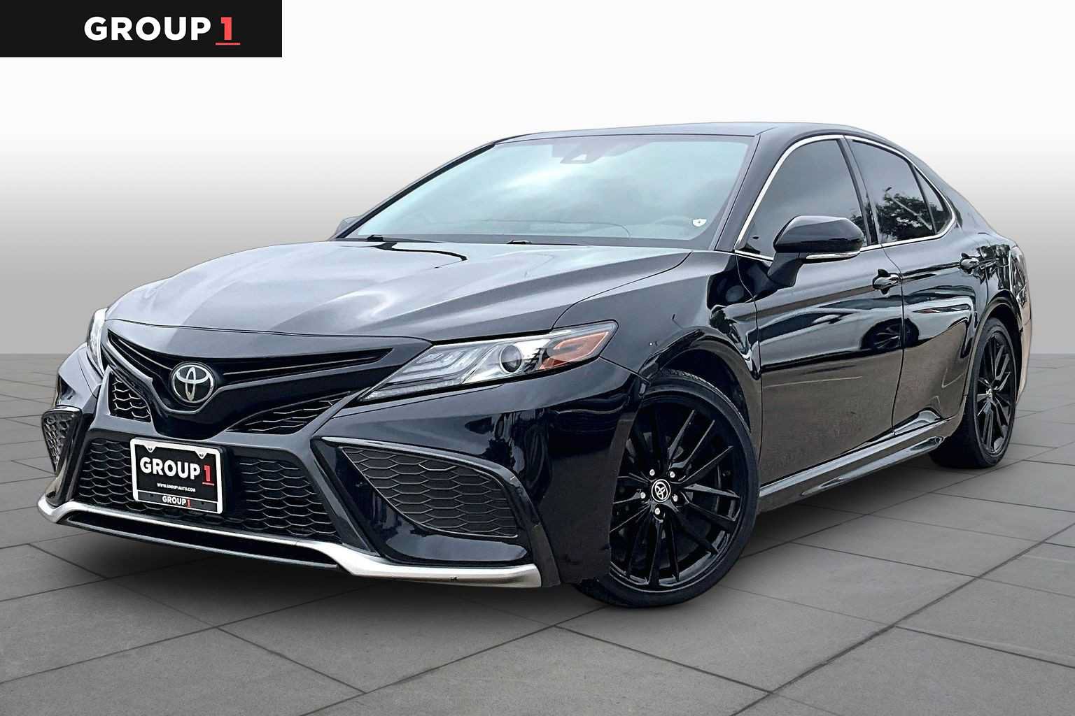 Used 2022 Toyota Camry XSE FWD image 1