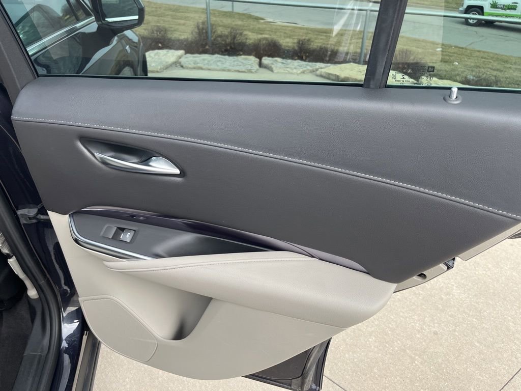 Used 2023 Cadillac XT4 Luxury AWD/4WD image 23
