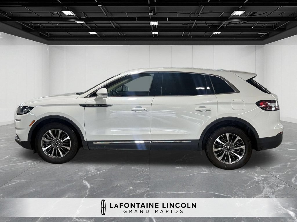 Certified 2023 Lincoln Nautilus AWD image 2