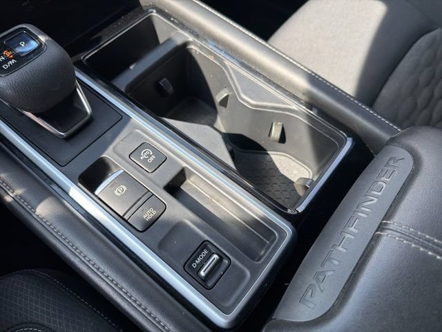 Used 2022 Nissan Pathfinder SV FWD image 35