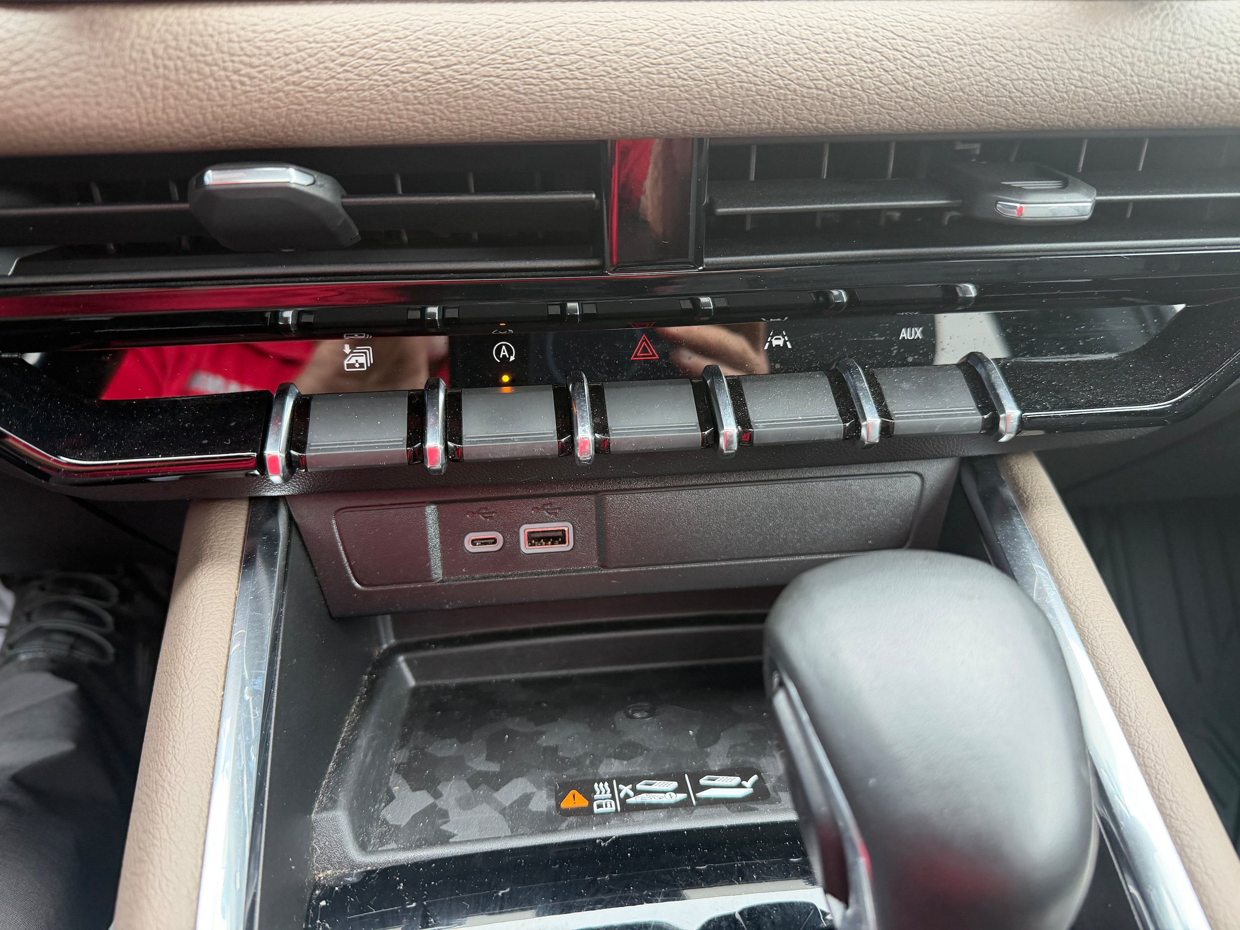 Used 2025 GMC Canyon Denali AWD/4WD image 13