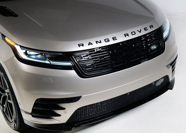 New 2026 Land Rover Range Rover Velar Dynamic SE image 27