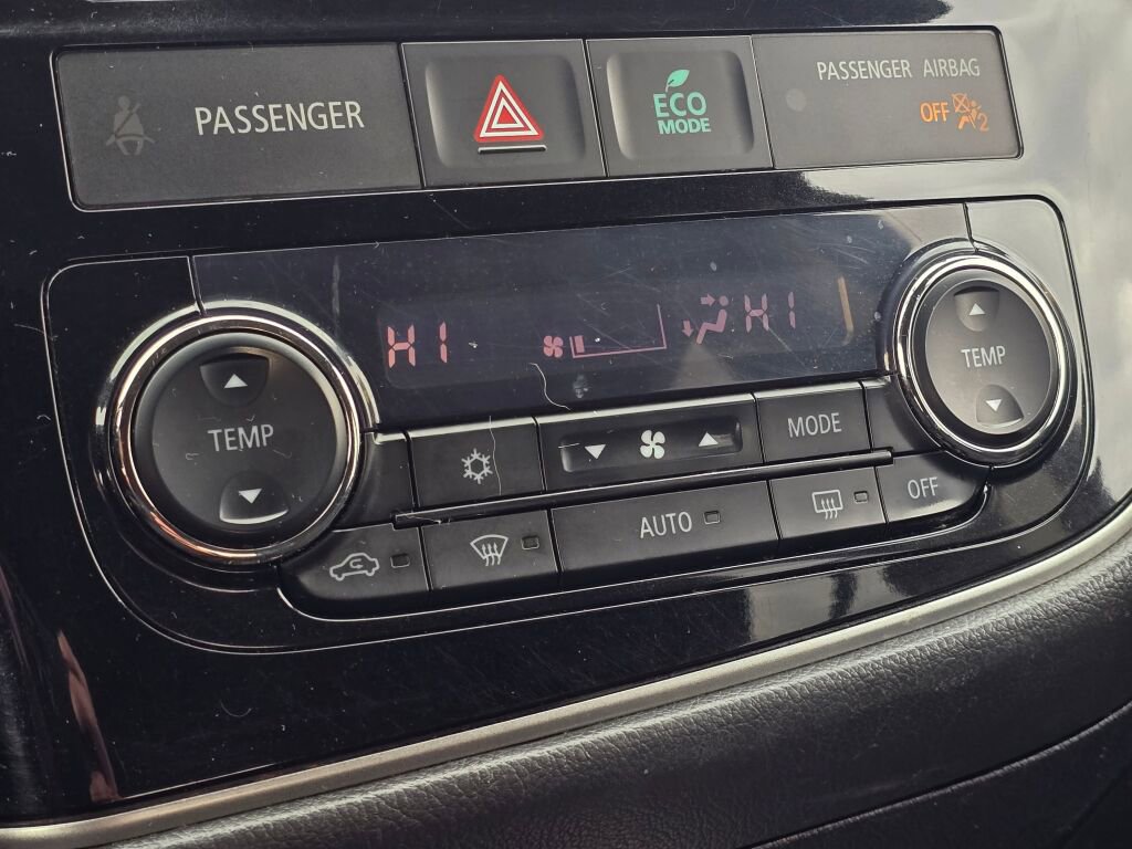 Used 2018 Mitsubishi Outlander ES image 33