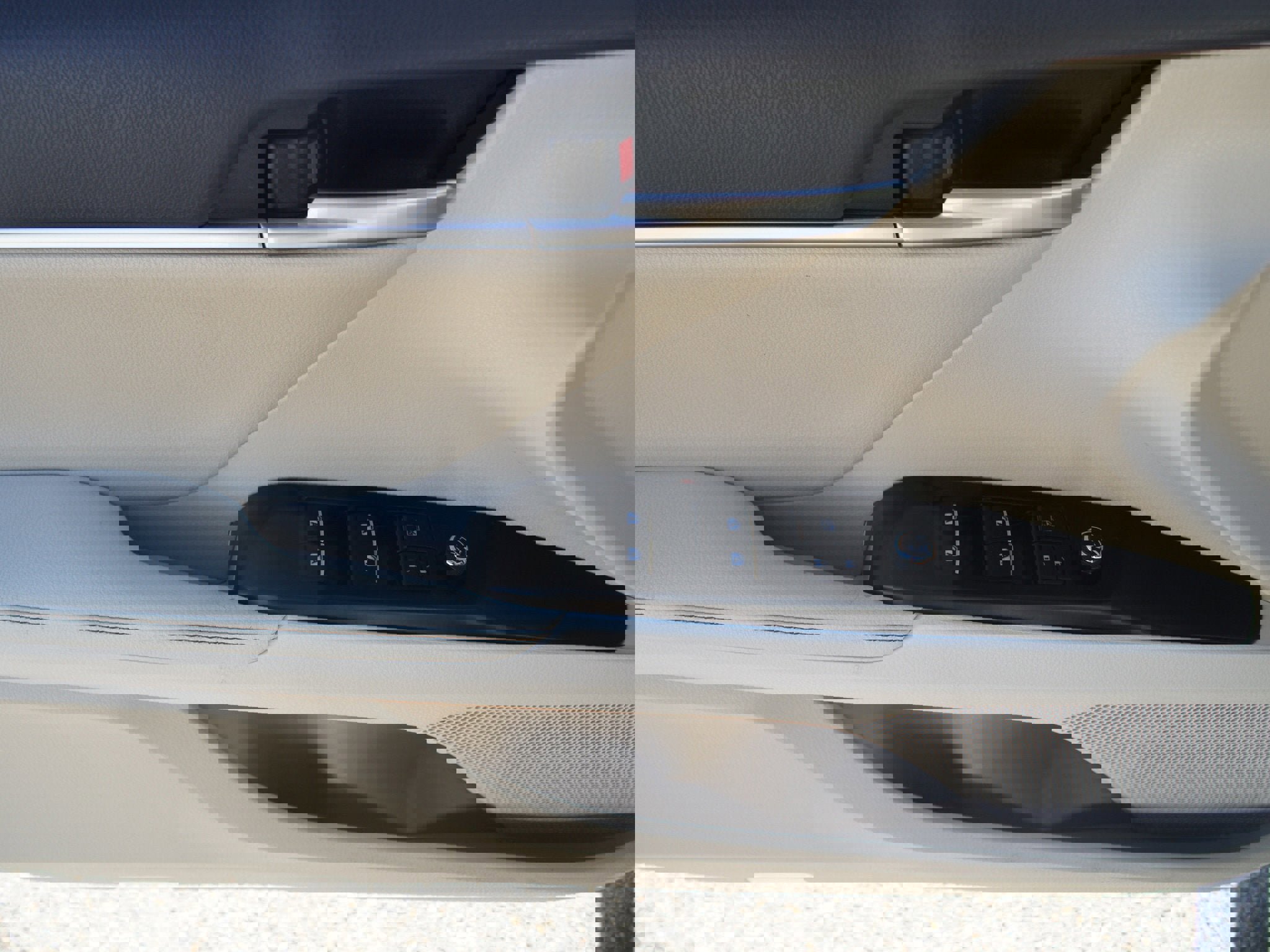 Used 2019 Toyota Camry XLE image 29