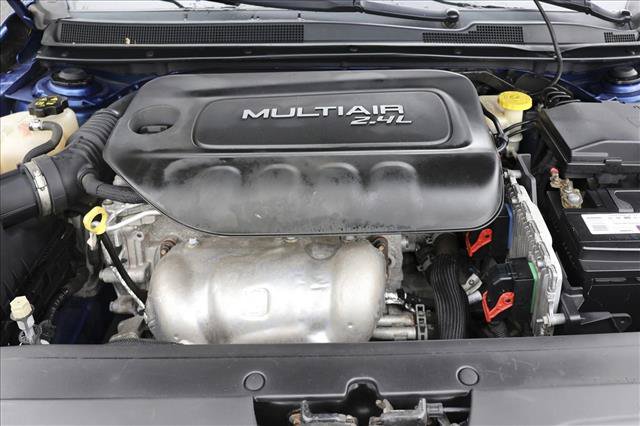 Used 2015 Chrysler 200 Limited FWD image 29