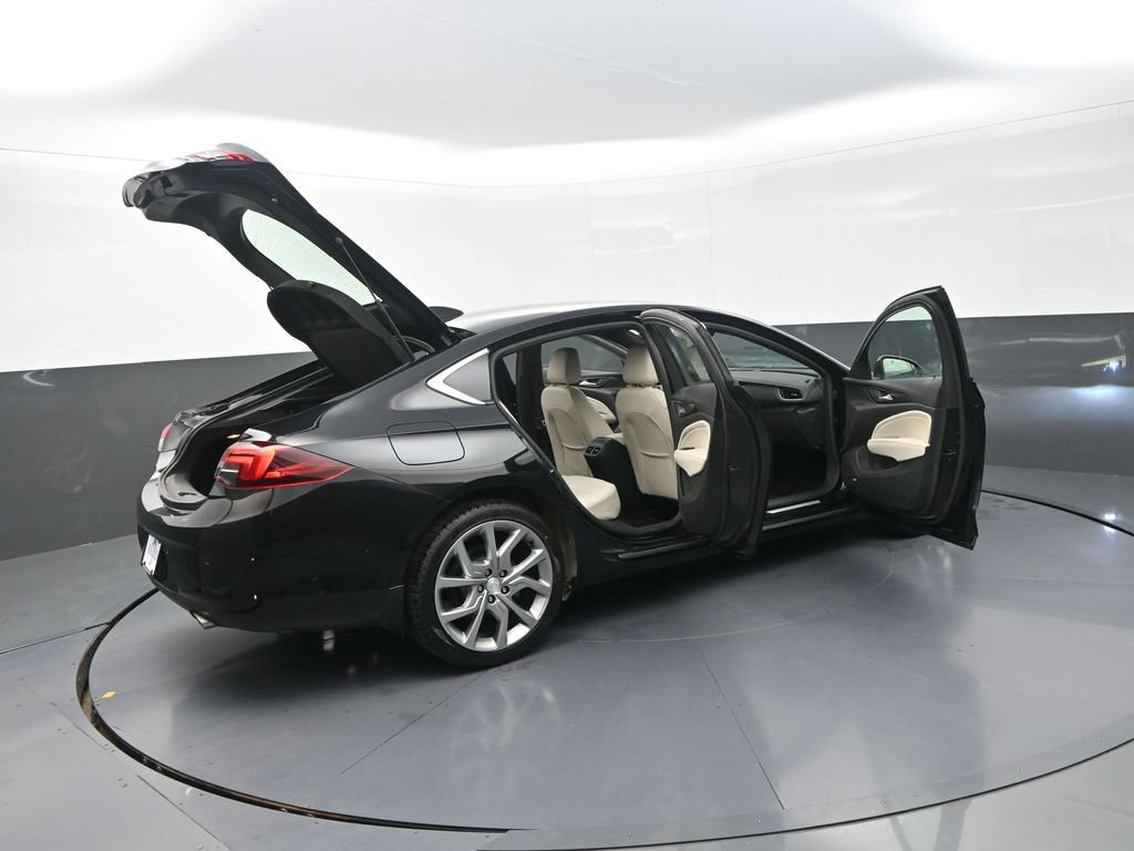 Used 2019 Buick Regal Avenir w/ Driver Confidence Package II FWD image 37