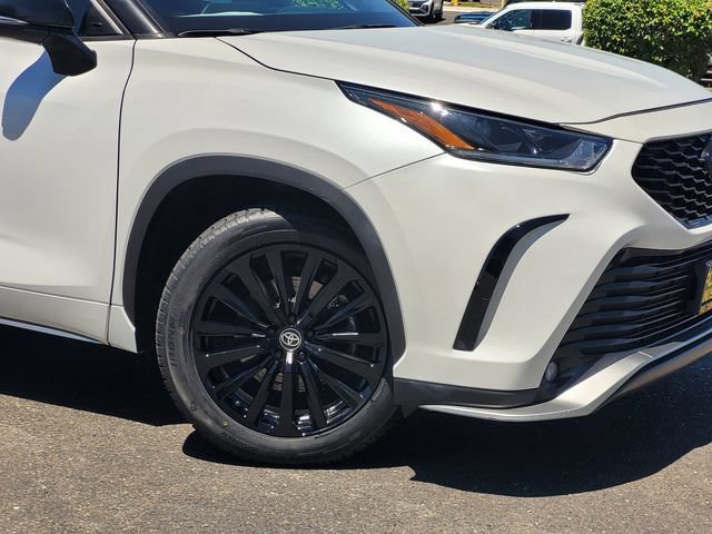 Used 2023 Toyota Highlander Limited AWD/4WD image 9