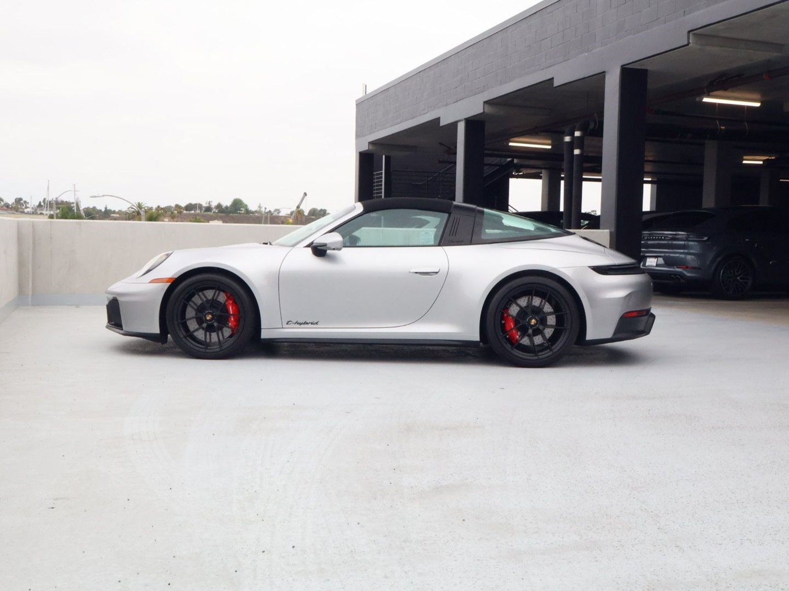 Certified 2026 Porsche 911 Targa 4 GTS AWD/4WD image 2