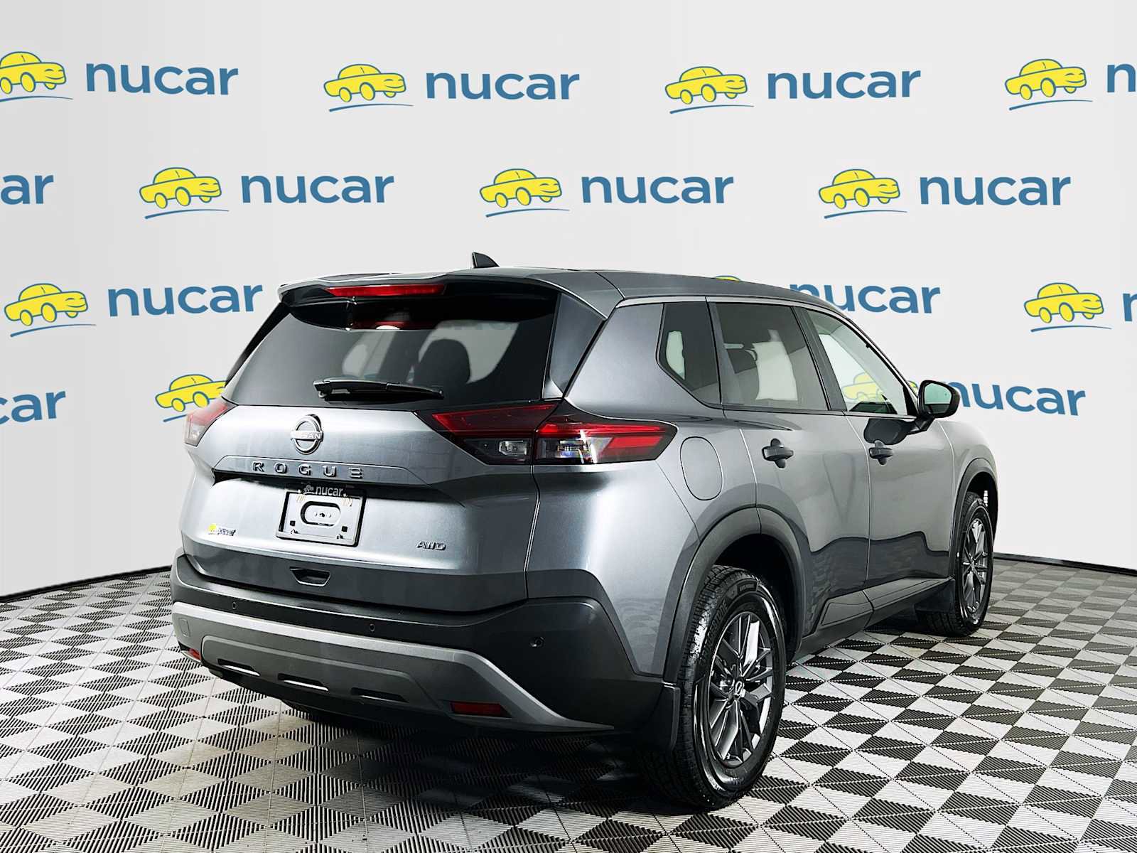 Used 2023 Nissan Rogue S image 7