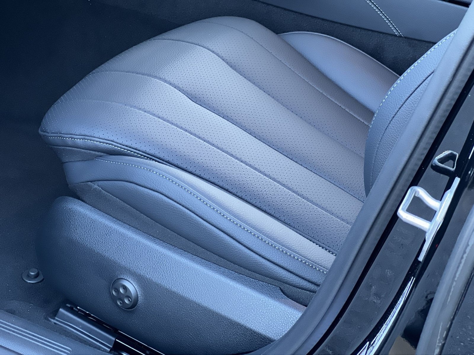 New 2027 Mercedes-Benz E 450 4MATIC Sedan image 19