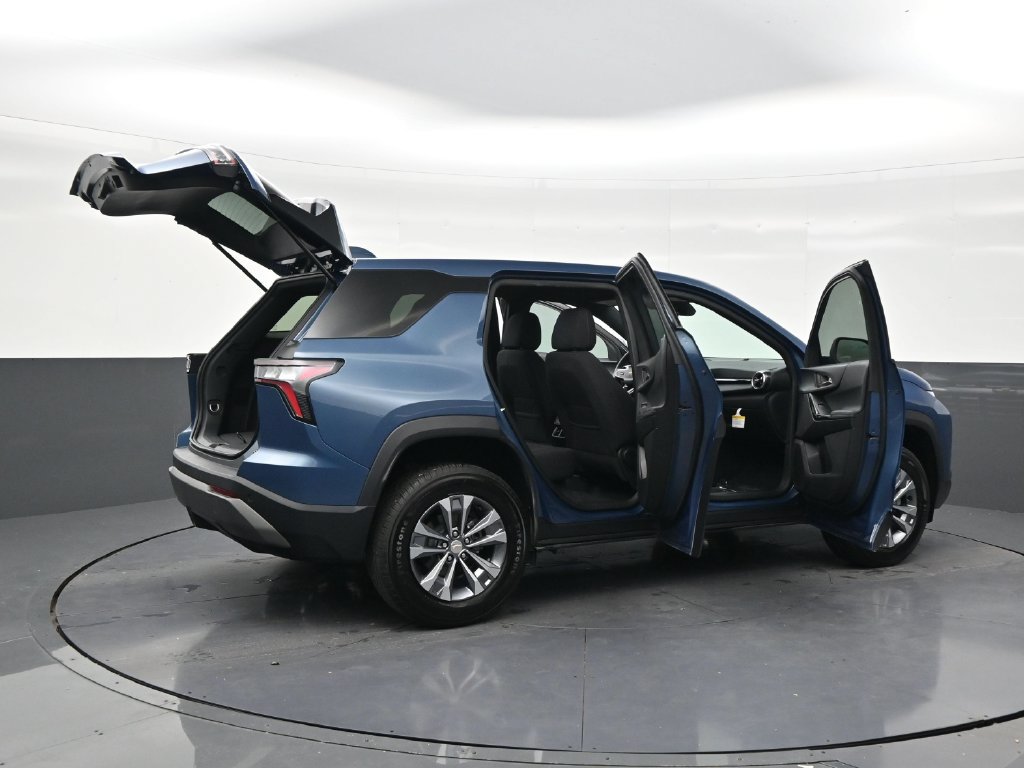 Used 2026 Chevrolet Equinox LT w/ Safety and Technology Package FWD image 27