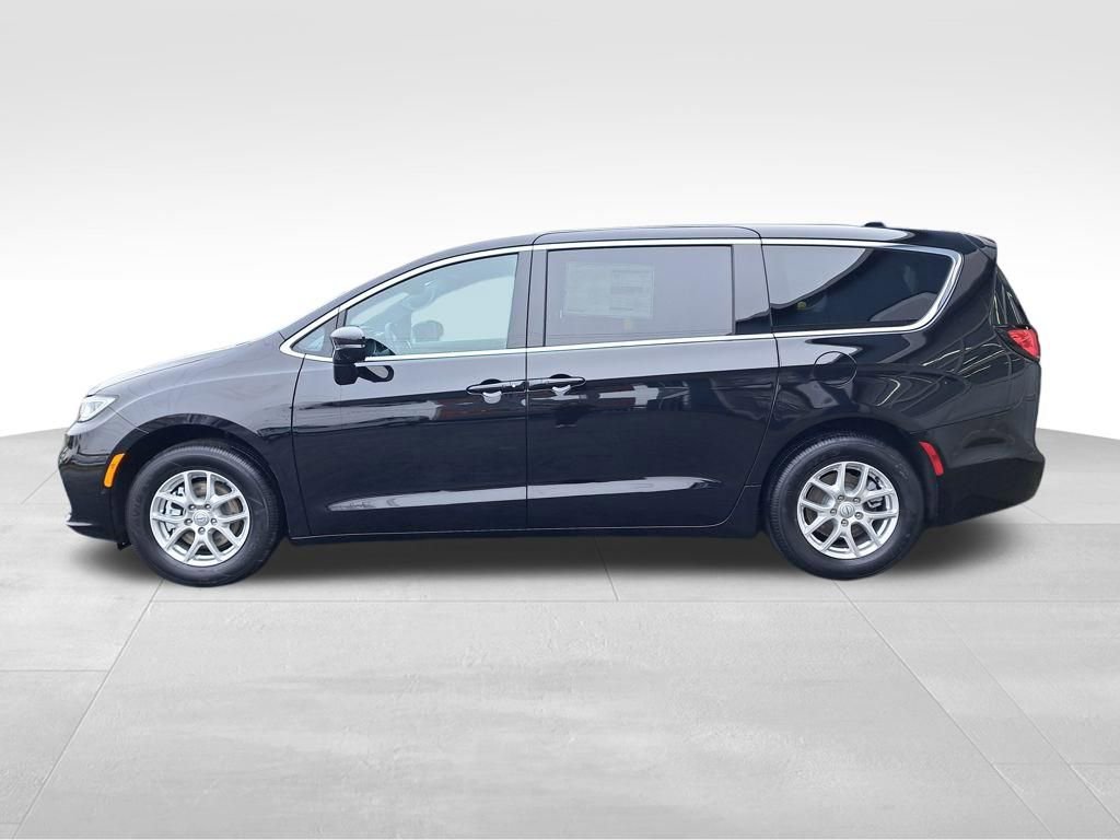 New 2026 Chrysler Pacifica Select FWD image 2