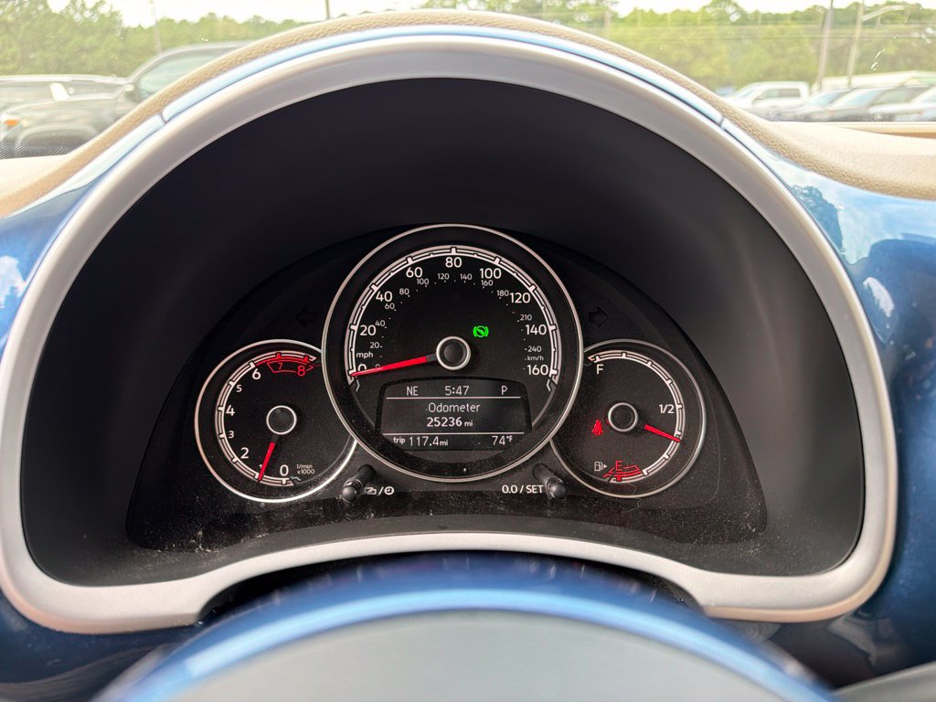 Used 2019 Volkswagen Beetle 2.0T SE w/ SE Premium Package FWD image 10