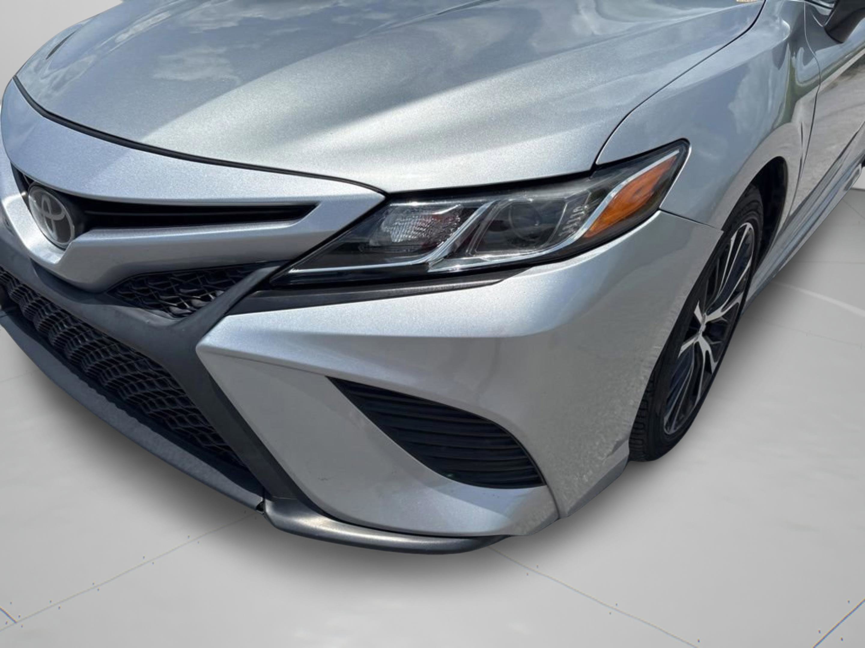 Used 2019 Toyota Camry SE FWD image 32