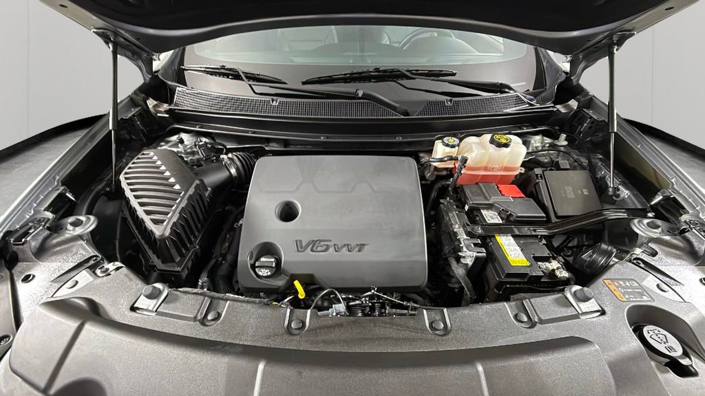 Used 2023 Chevrolet Traverse RS image 38