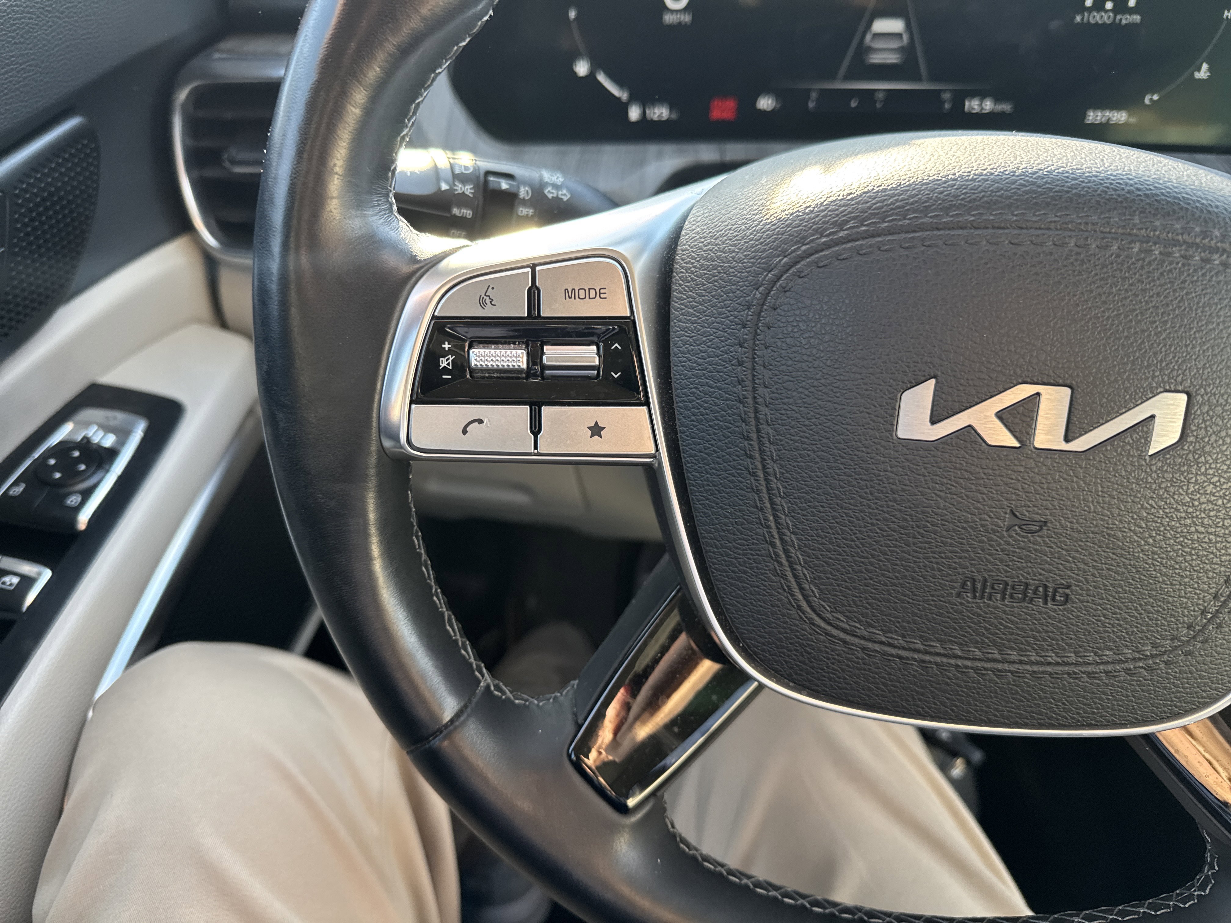Used 2023 Kia Telluride SX image 19