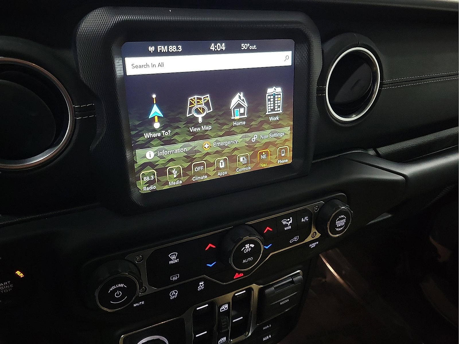 Used 2018 Jeep Wrangler Unlimited Sahara image 13