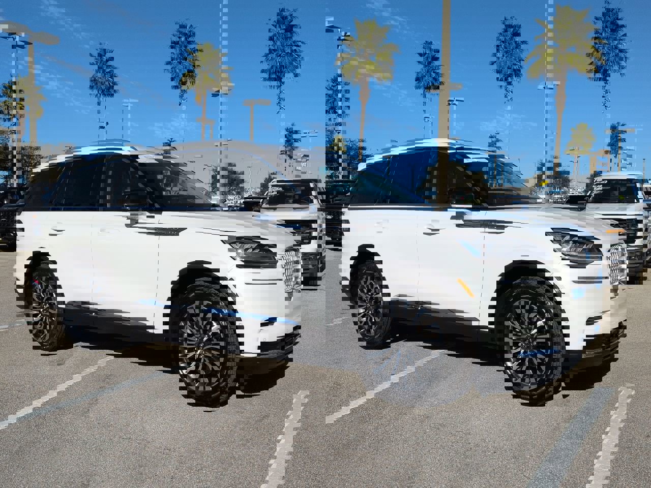 Certified 2022 Lincoln Aviator Reserve w/ Equipment Group 201A image 2