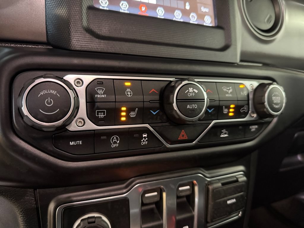 Used 2022 Jeep Wrangler Sport AWD/4WD image 30