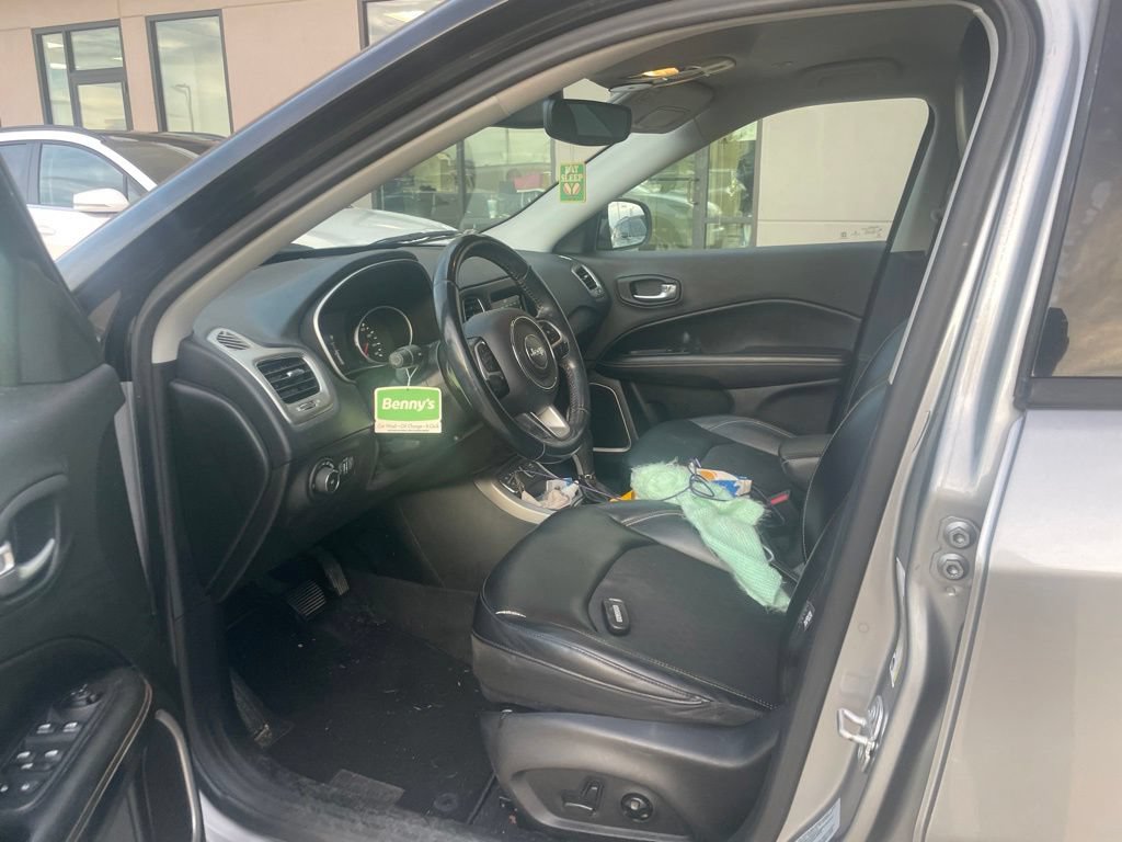 Used 2018 Jeep Compass Latitude w/ Popular Equipment Group FWD image 6