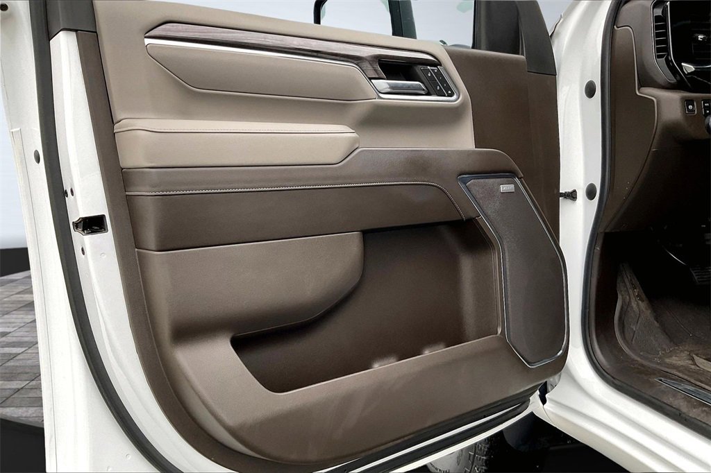 Used 2024 Chevrolet Silverado 2500 LTZ w/ LTZ Plus Package image 24