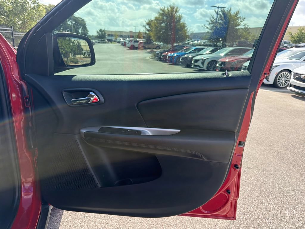 Used 2020 Dodge Journey SE FWD image 36