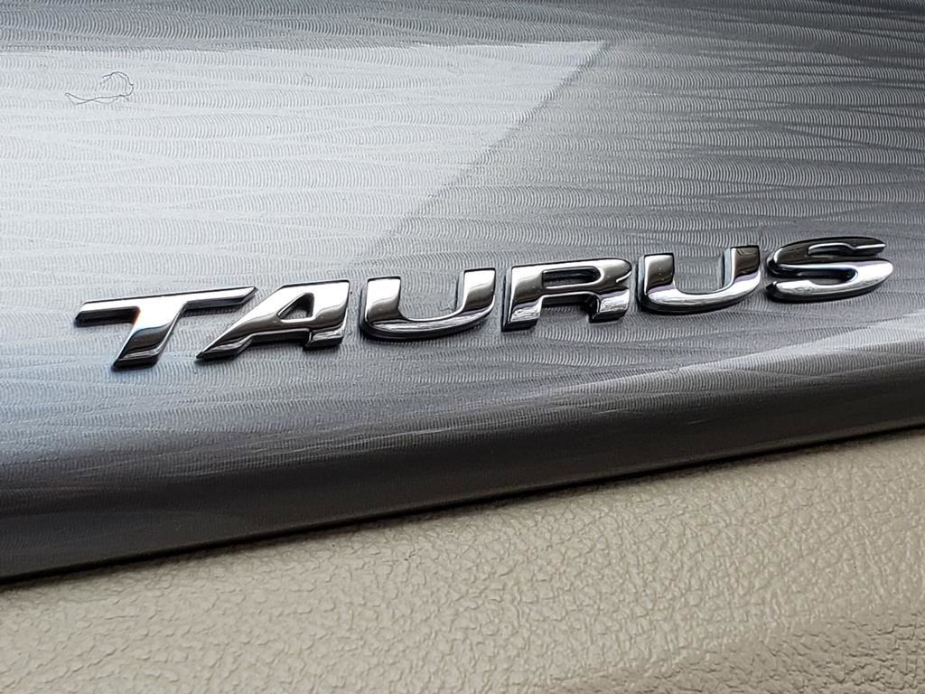 Used 2018 Ford Taurus SEL w/ Equipment Group 201A image 25