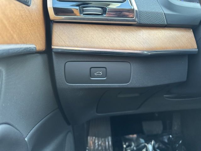 Certified 2023 Volvo XC90 B5 Plus w/ Protection Package Premier image 32