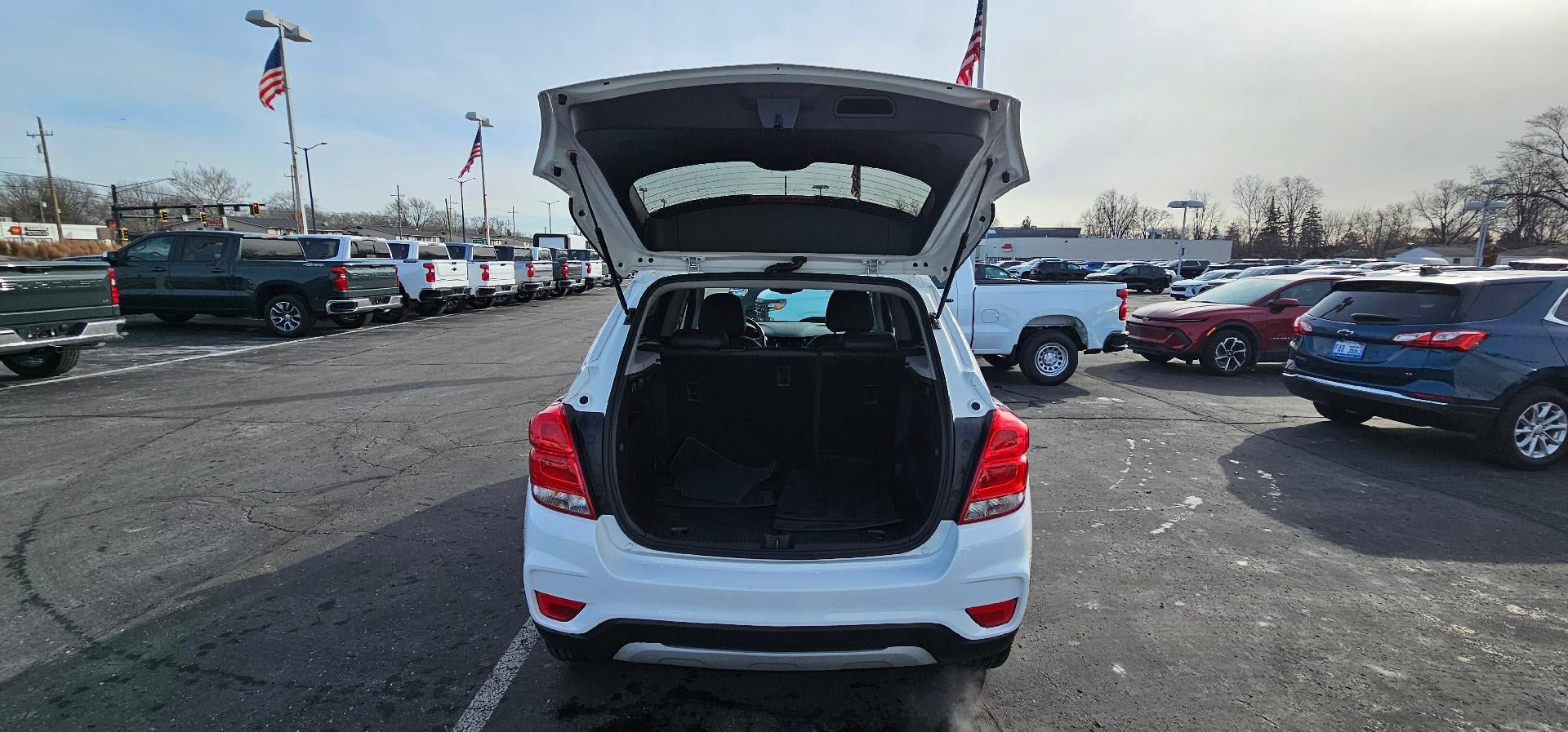 Used 2022 Chevrolet Trax LT w/ LT Convenience Package AWD/4WD image 7