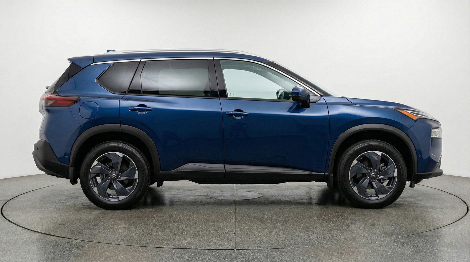 Used 2025 Nissan Rogue SV AWD/4WD image 11