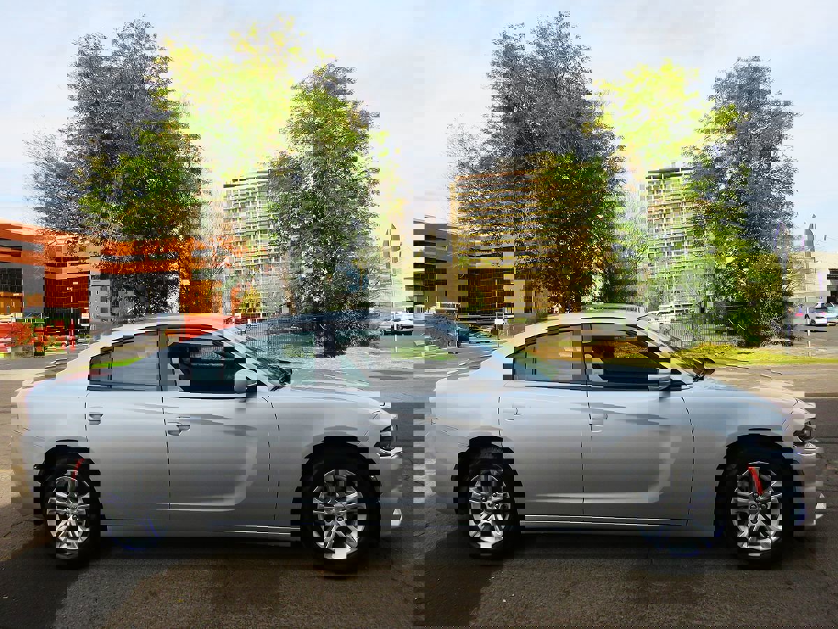 Used 2022 Dodge Charger SXT image 9