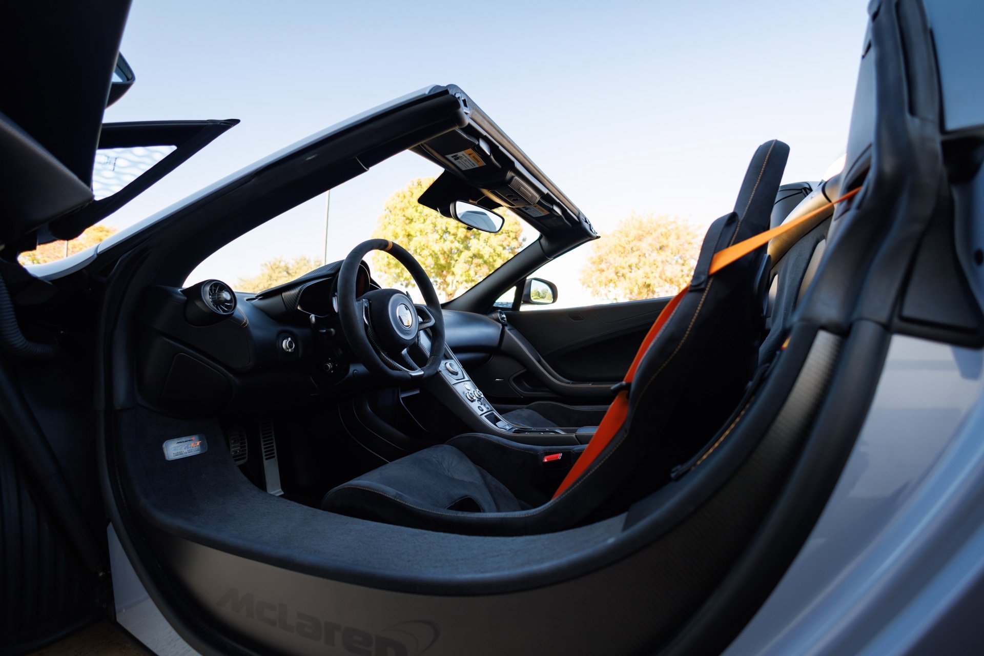 Used 2016 McLaren 675LT Spider image 45