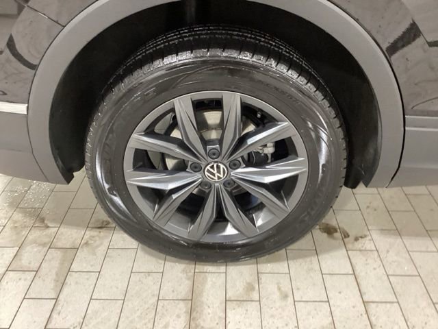 Used 2022 Volkswagen Tiguan SE image 23