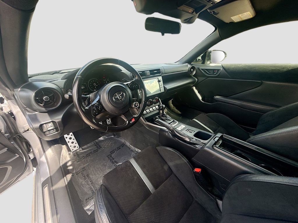 Used 2023 Toyota GR86 Premium w/ ALL Weather Mat Package (TMS) RWD image 9